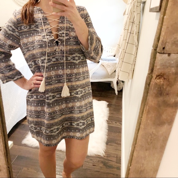 entro Dresses & Skirts - Entro size medium boho sexy lace up shift dress